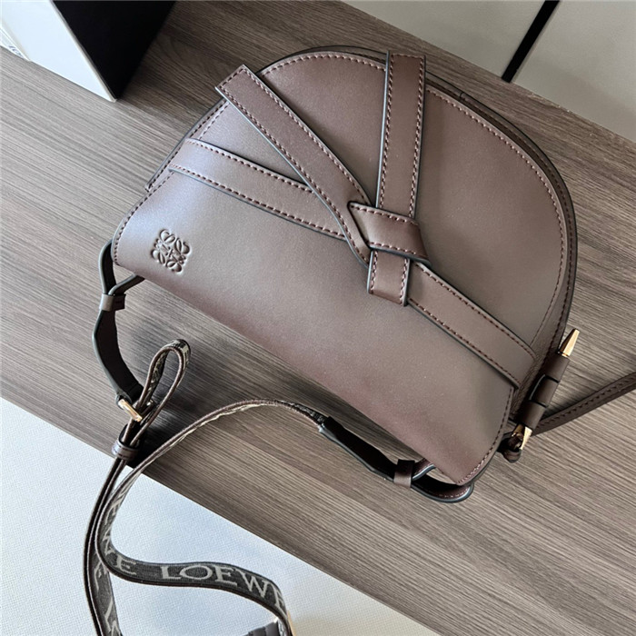 Loewe    로에베 스몰 게이트백 L63010