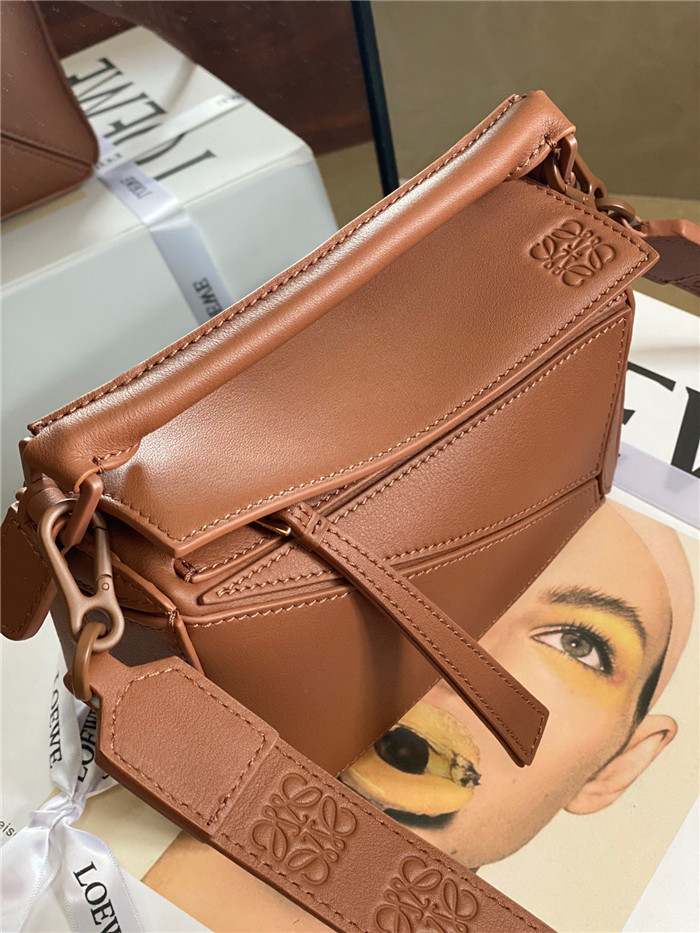 Loewe 로에베 퍼즐백 미니 L01811