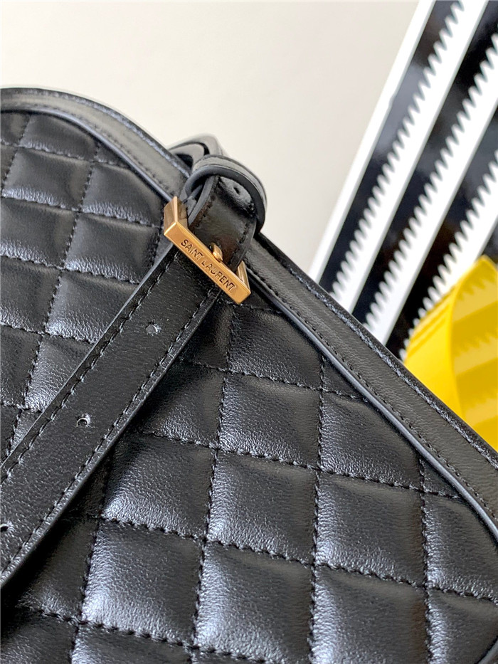 Saint Laurent  생로랑 퀄팅 램스킨 솔페리노 사첼백 733704