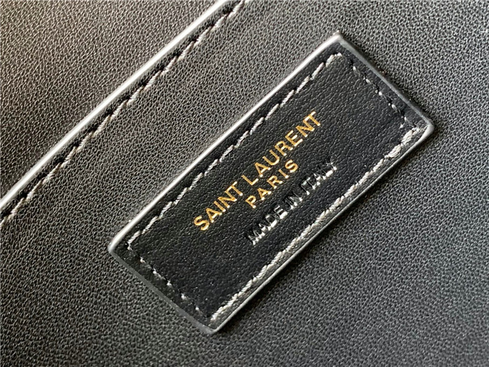 Saint Laurent  생로랑 퀄팅 램스킨 솔페리노 사첼백 733704