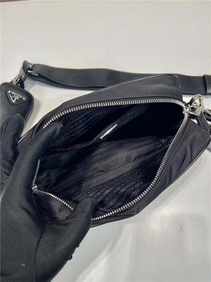 Prada  프라다 미니 카메라 백 1BH197