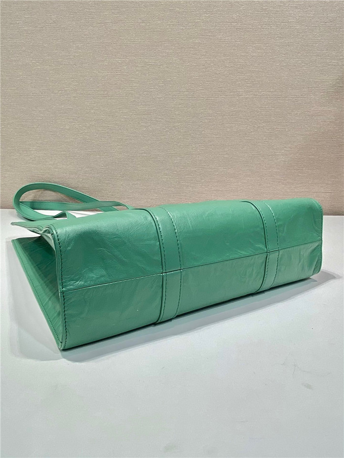 Prada  프라다 스몰 앤티크 나파 가죽 토트백 1BG4