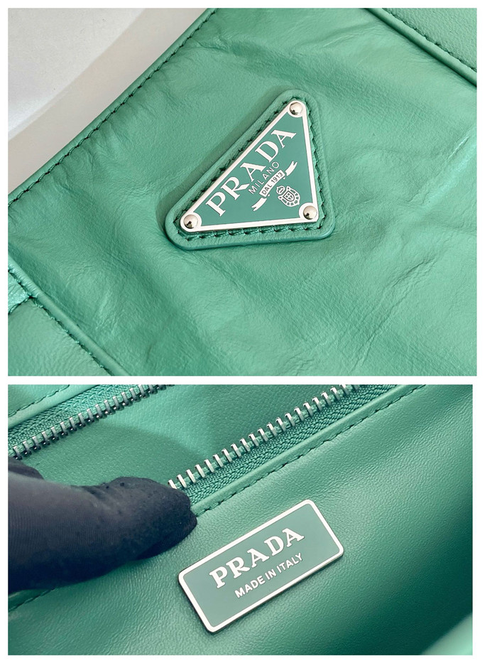 Prada  프라다 스몰 앤티크 나파 가죽 토트백 1BG4