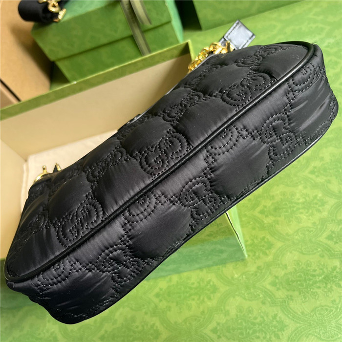 GUCCi  구찌 GG 마틀라세 나일론 핸드백 735049