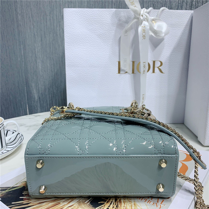 Dior 디올 레이디 미니 (업그레이드 신상) D44531