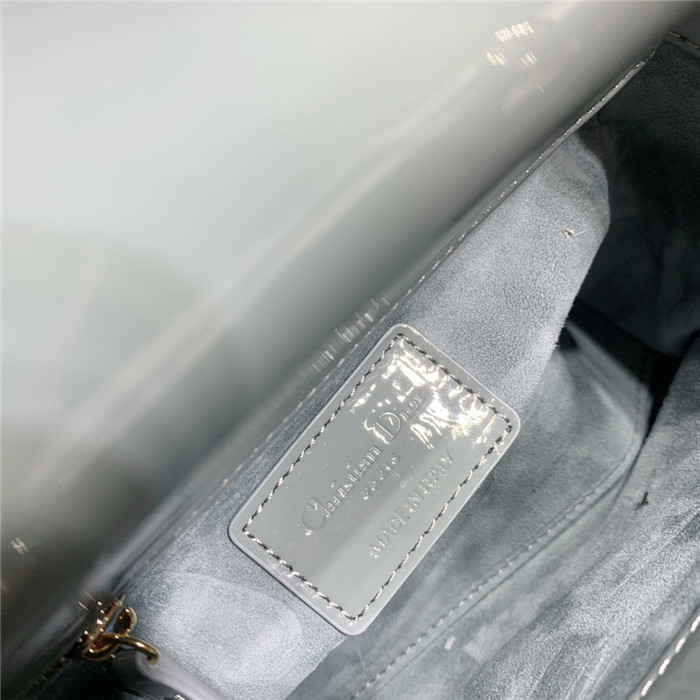 Dior 디올 레이디 미니 (업그레이드 신상) D44531