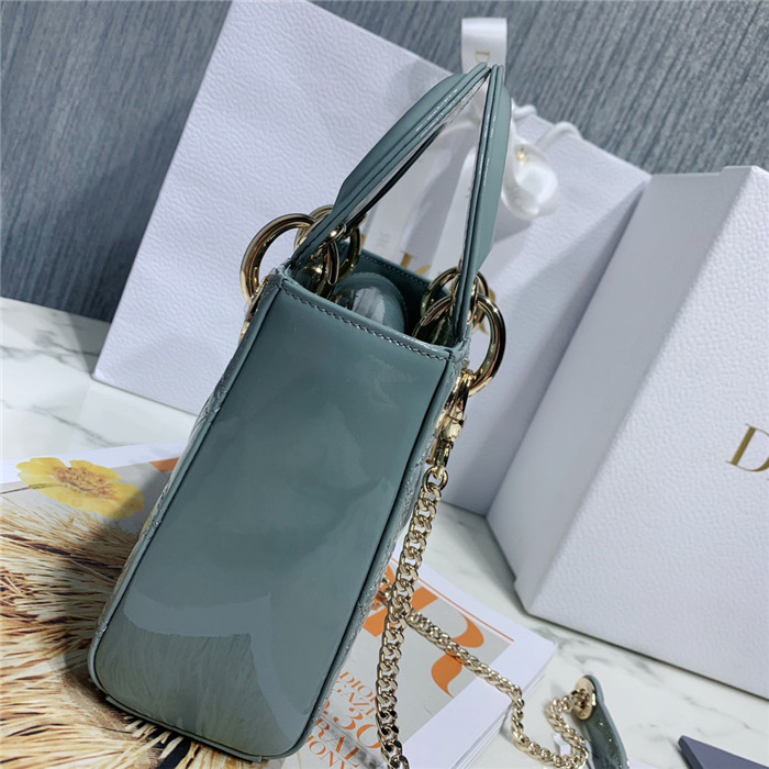 Dior 디올 레이디 미니 (업그레이드 신상) D44531