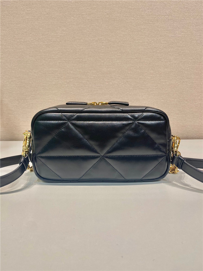  Prada 프라다 퀼티드 레더 카메라 숄더백 1BH19