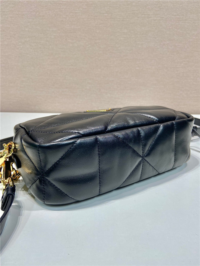  Prada 프라다 퀼티드 레더 카메라 숄더백 1BH19