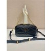  Prada 프라다 퀼티드 레더 카메라 숄더백 1BH19