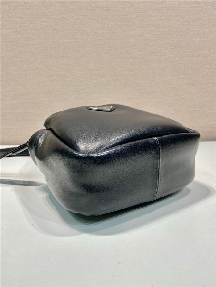  Prada 프라다 나파 패딩 소프트 레더 핸드백 스몰 1BA359