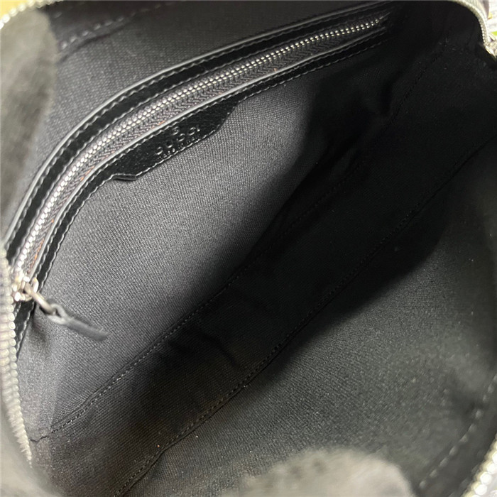 GUCCi 구찌 인터로킹 G 디테일 메신저백 675891