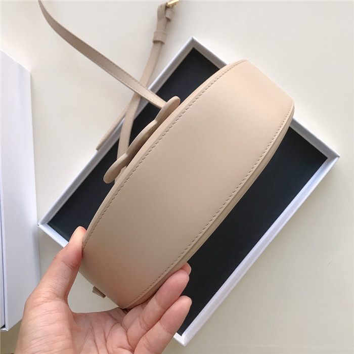  CELINE 셀린느 퀴르 트리오페 트리옹프 베사체 반달