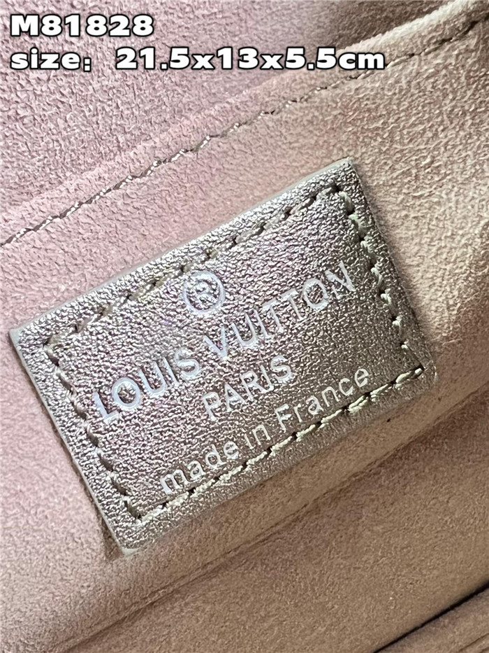 LOUIS VUITTON 루이비통 렉싱턴 파우치 라이트 골드 M81828