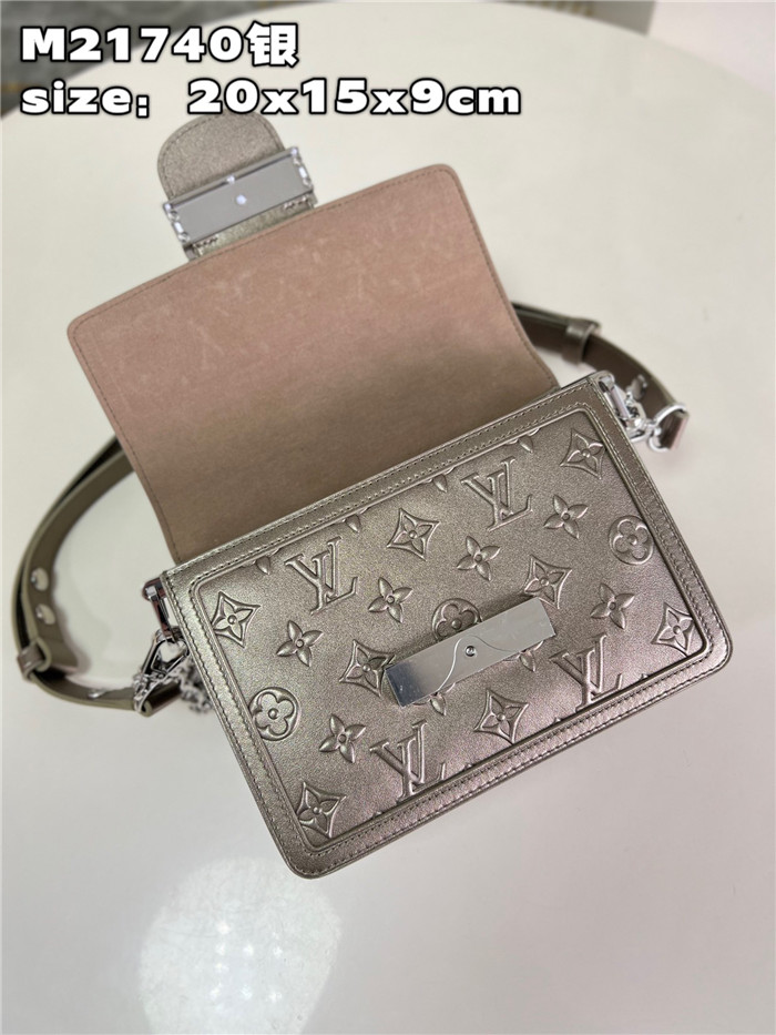 LOUIS VUITTON  루이비통 미니 도핀 라이트 골드 M21740
