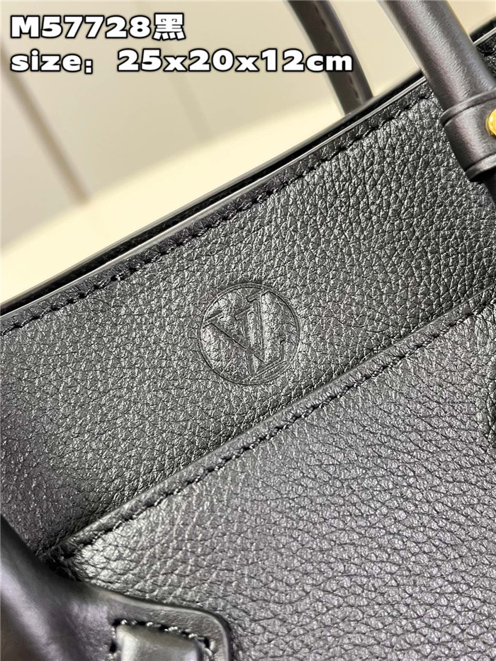 LOUIS VUITTON  루이비통 온 마이 사이드 PM M57728