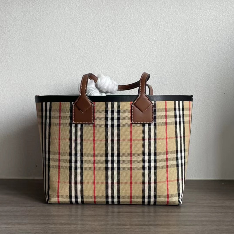 [르세라핌 김채원] Burberry 버버리 스몰 런던 토트백