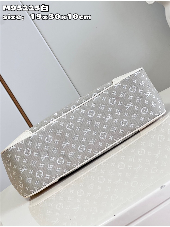 LOUIS VUITTON  루이비통 셀렉션 볼로뉴 30 숄더백 M95225