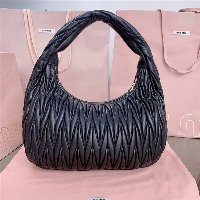 Miumiu  미우미우 완더 마테라쎄 호보백 5BC108