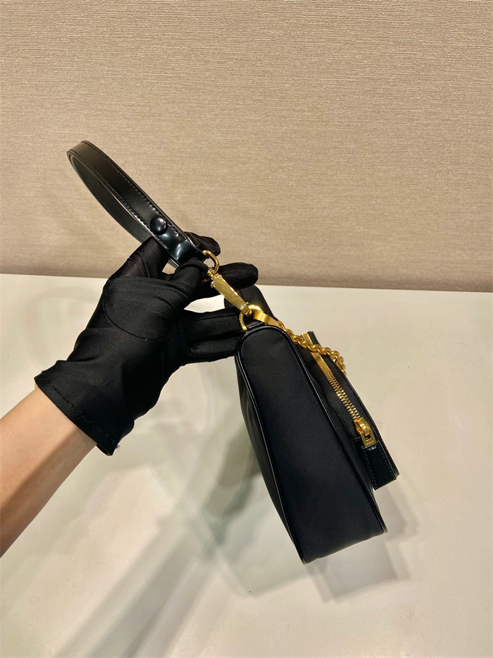 PRADA  프라다 리나일론 브러시드 가죽 미니 숄더백 1BC198