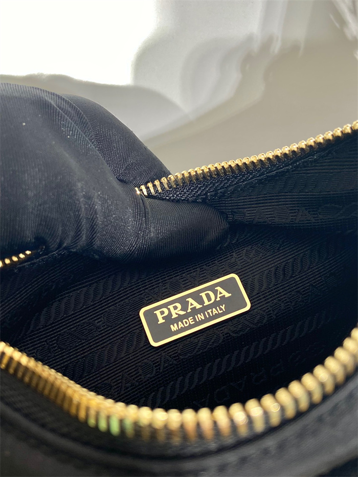 PRADA  프라다 리나일론 브러시드 가죽 미니 숄더백 1BC198
