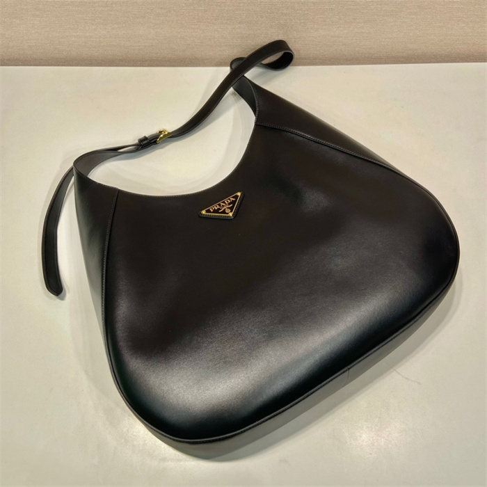 PRADA  프라다 라지 레더 브러시드 숄더백 1BC181