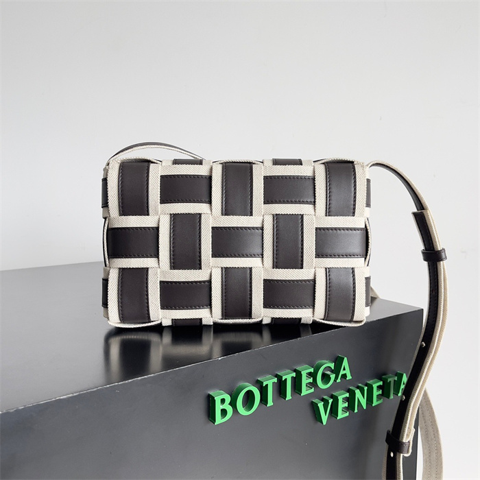 Bottega Veneta  보테가베네타 카세트백 75521
