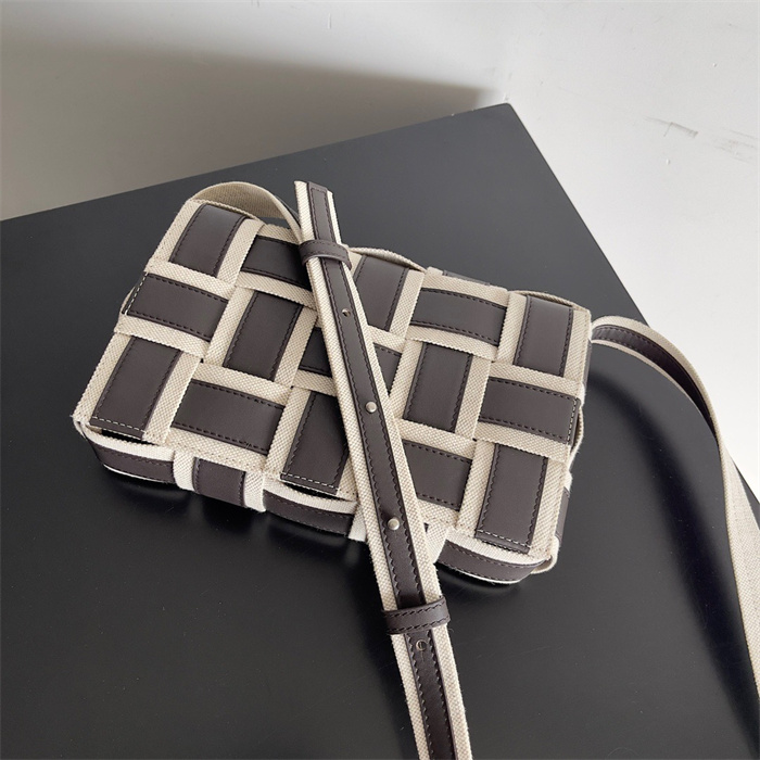 Bottega Veneta  보테가베네타 카세트백 75521