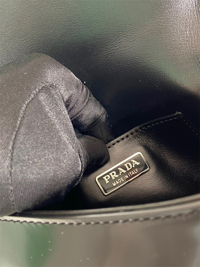 PRADA  프라다 크로스백 2VD061