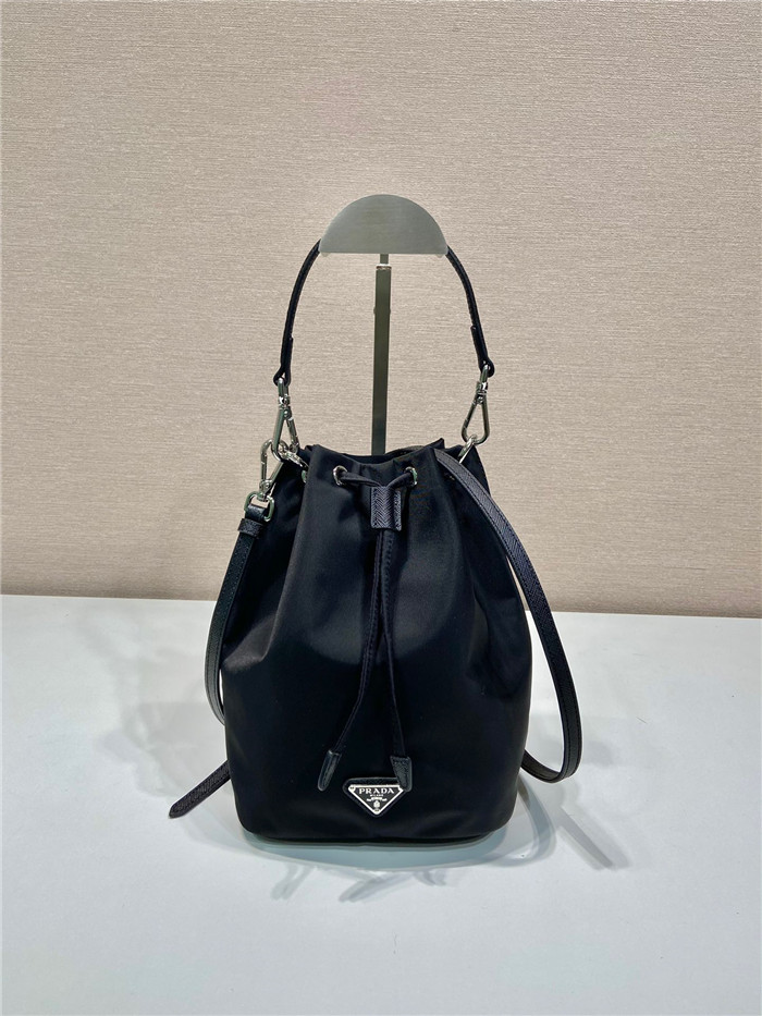  PRADA 프라다 벨라 미니 버캣백 1BA038