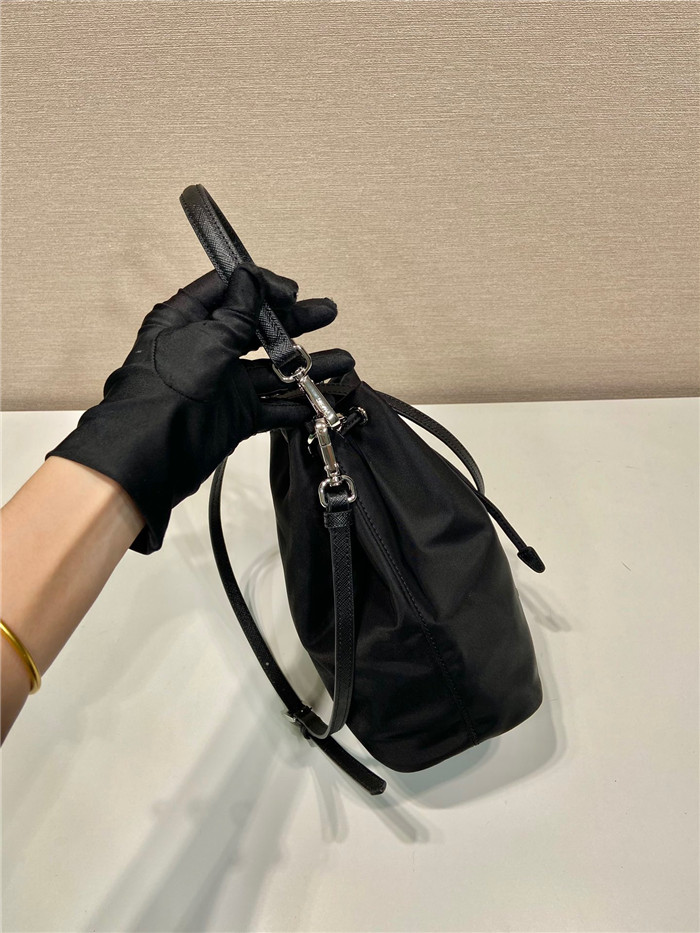  PRADA 프라다 벨라 미니 버캣백 1BA038