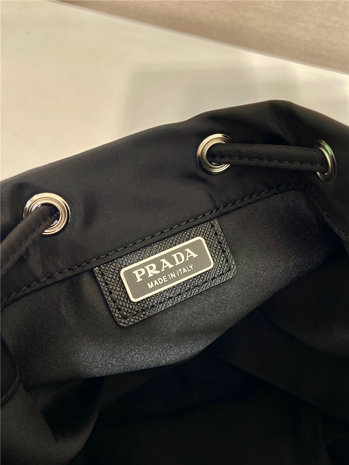  PRADA 프라다 벨라 미니 버캣백 1BA038