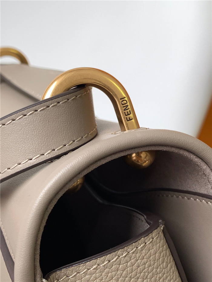Fendi 펜디 커몬 미듐 F8601