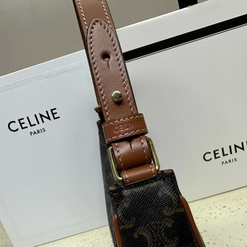 [르세라핌 카즈하] CELINE 셀린느 아바 트리옹프 탠 숄더백