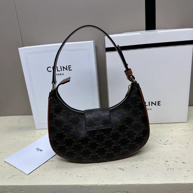  [르세라핌 카즈하] CELINE 셀린느 아바 트리옹프 탠 숄더백
