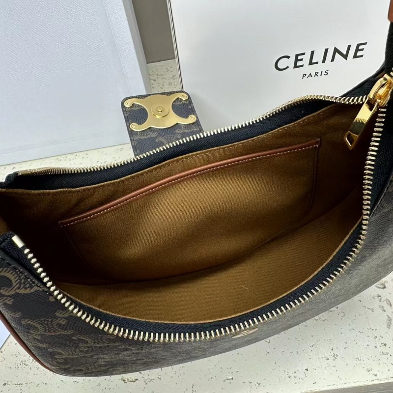  [르세라핌 카즈하] CELINE 셀린느 아바 트리옹프 탠 숄더백