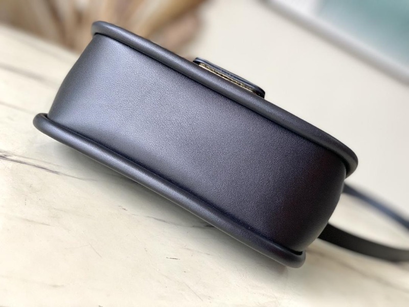  LOUIS VUITTON  루이비통 하이드 앤드 시크 에피 핸드백