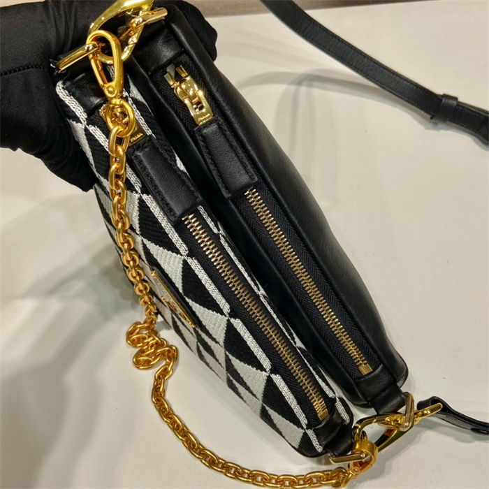PRADA  프라다 트라이앵글 가죽 패브릭 미니 숄더백 1BC176