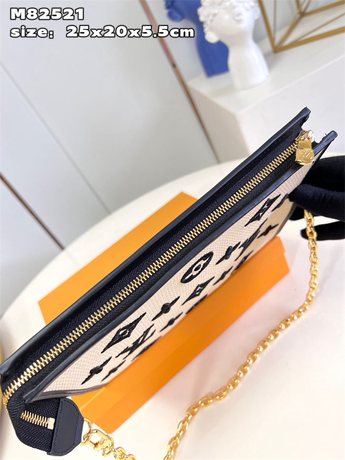 LOUIS VUITTON  루이비통 파우치 온 체인백 M82521