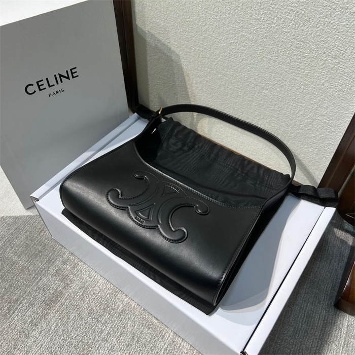  CELINE 셀린느 퀴르 트리오페 숄더백 블랙 198153