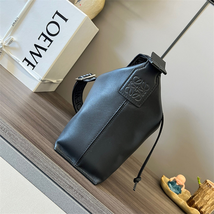 Loewe   로에베 쿠비 숄더백 L69088