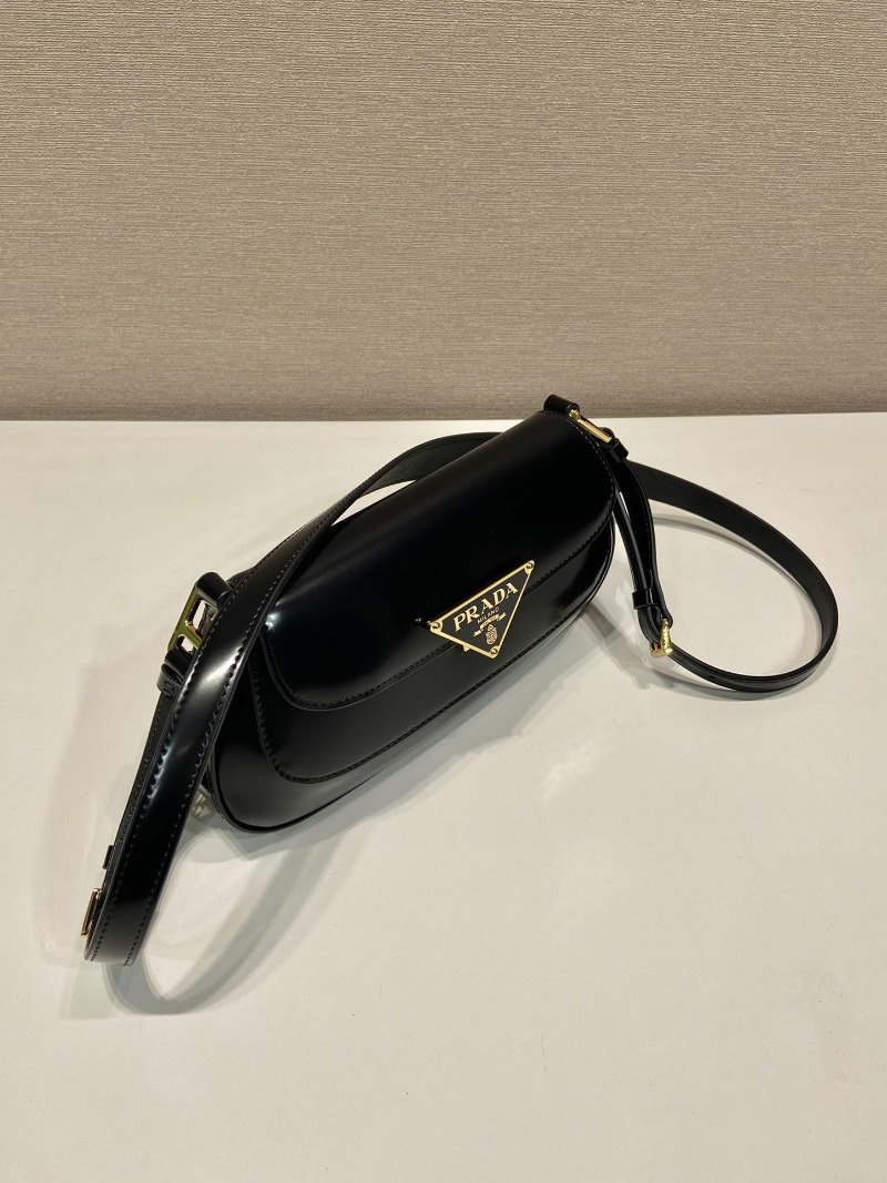  PRADA 프라다 브러쉬드 가죽 숄더백