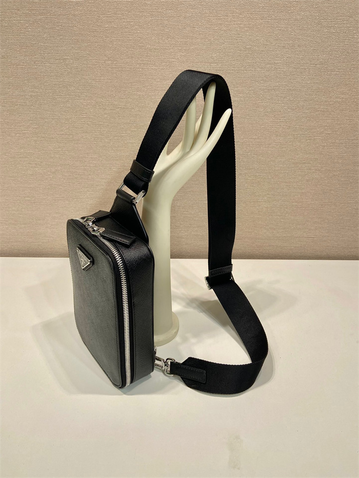 PRADA  프라다 사피아노 로고 크로스백 힙색 2VZ106