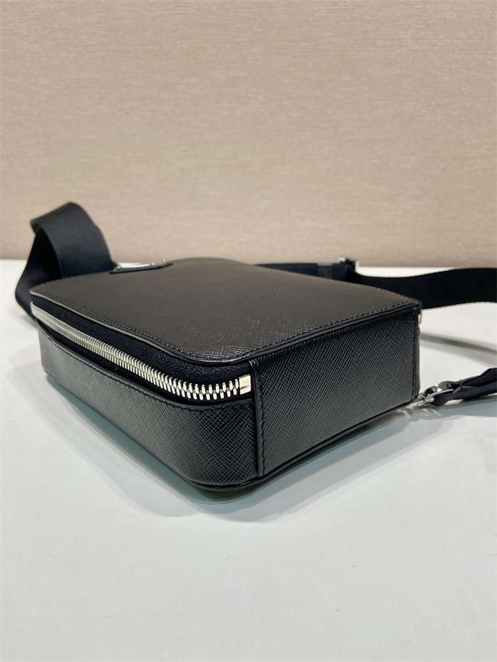 PRADA  프라다 사피아노 로고 크로스백 힙색 2VZ106