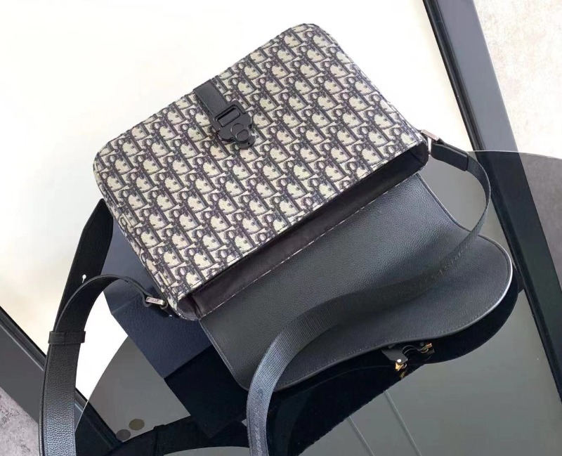  DIOR 디올 오블리크 메신저 숄더백