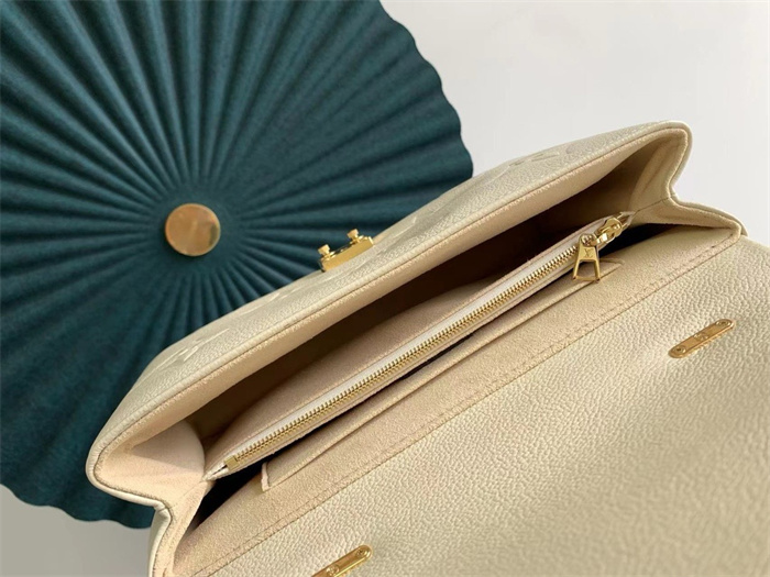 LOUIS VUITTON 루이비통 마들렌 숄더백  M45976