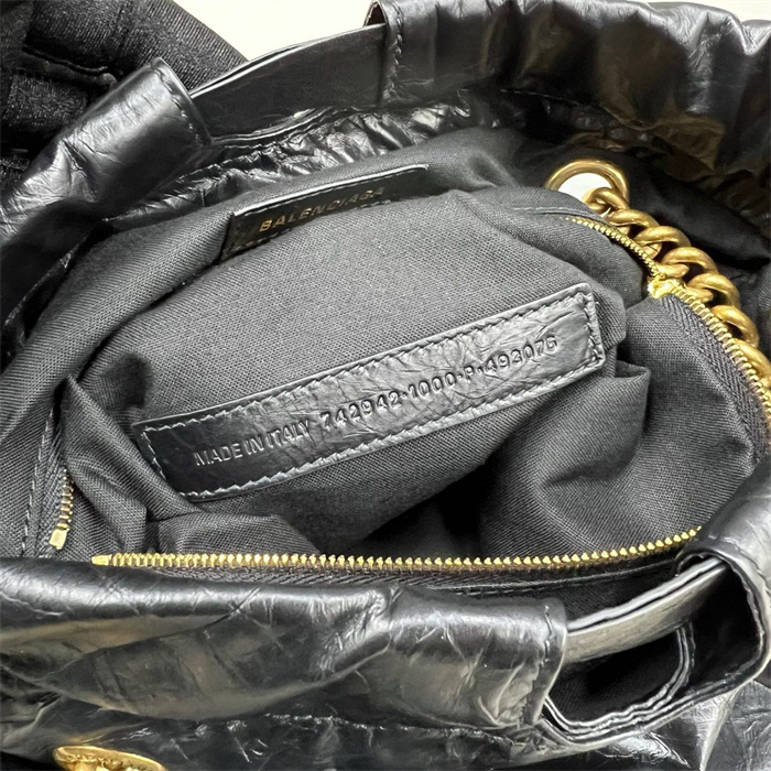  BALENCIAGA  발렌시아가 크러쉬 파우치 크로스백 B65999