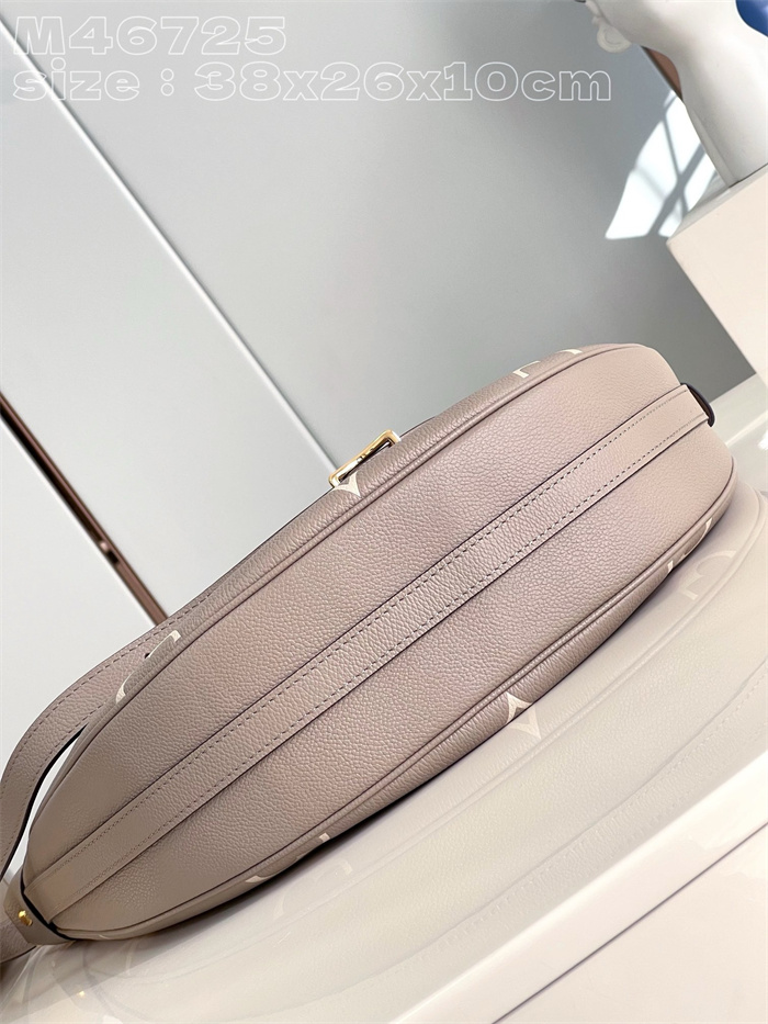LOUIS VUITTON  루이비통 루프 호보백 M46725