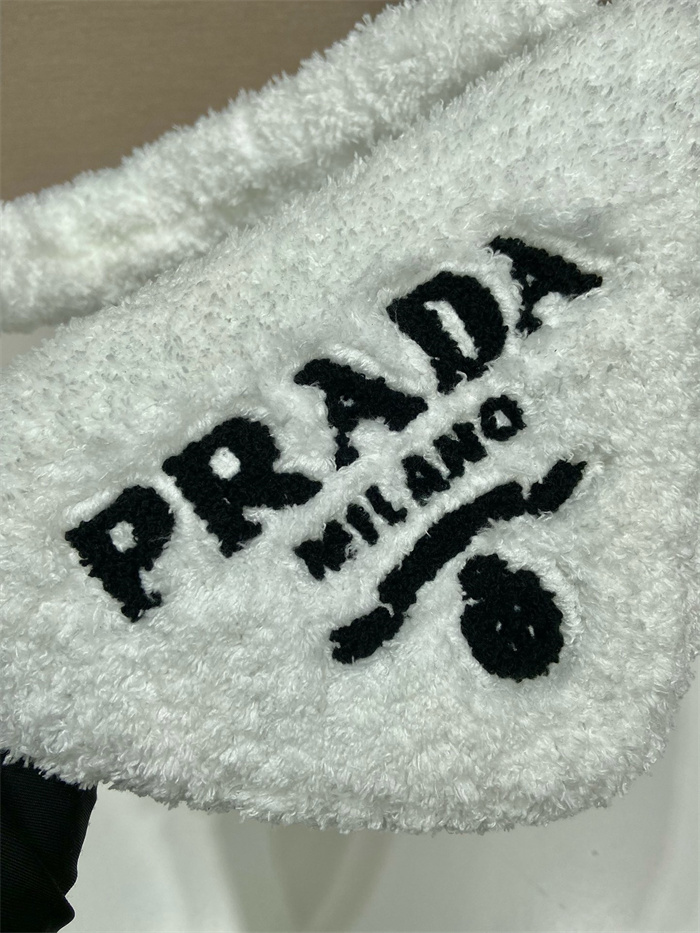 PRADA 프라다 테리천 파우치백 1NE043