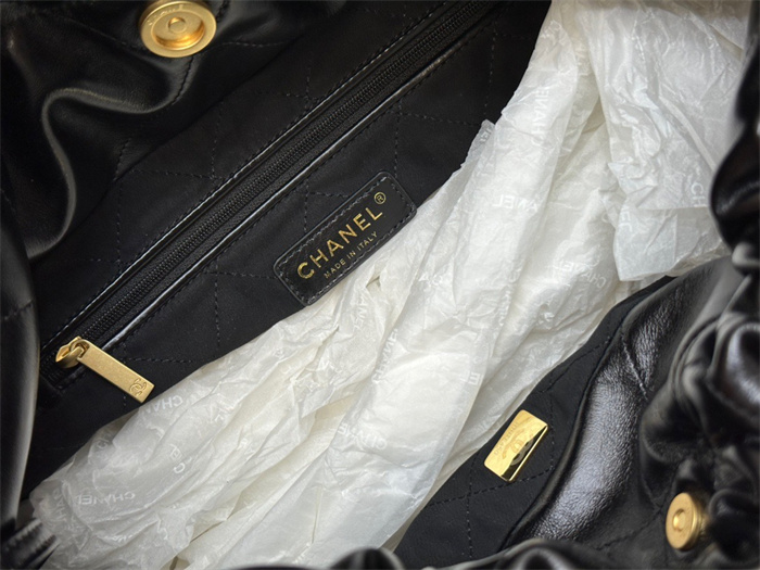 Chanel  샤넬 22백 뉴사이즈 AS4486
